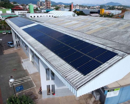 Painel-solar-ginasio-Arthur-Muller